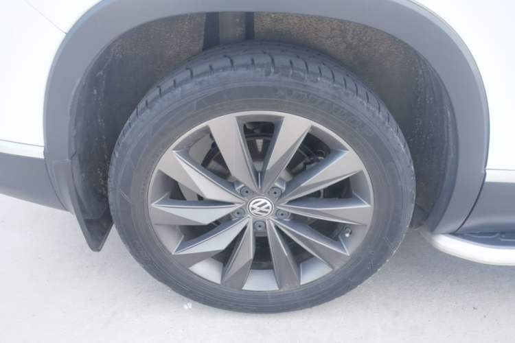 Used Volkswagen Tayron 2019 330TSI Four-Wheel Drive Luxury Version China VI Standard Right Rear Wheel Hub