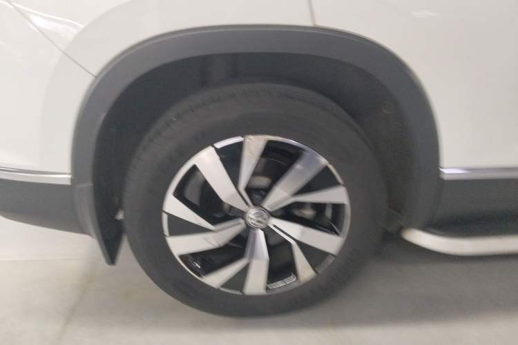 Used Volkswagen Tayron 2019 Teramont Edition 280TSI Two-Wheel Drive Luxury Model China VI Standard Right Rear Wheel Hub