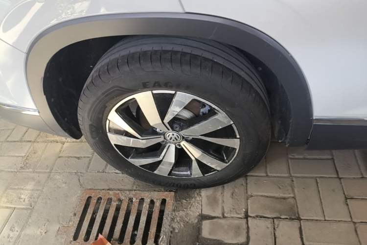 Used Volkswagen Tayron 2019 330TSI Two-Wheel Drive Luxury Model China VI Standard Right Rear Wheel Hub