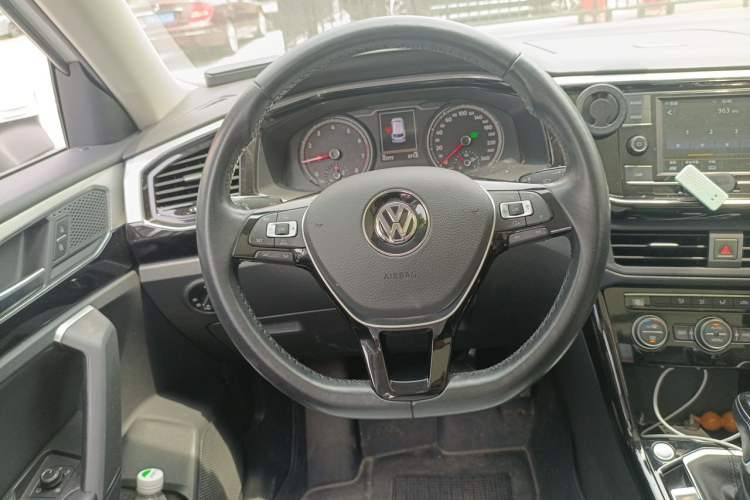 Used Volkswagen Tayron 2019 330TSI Two-Wheel Drive Luxury Model China VI Standard Steering Wheel