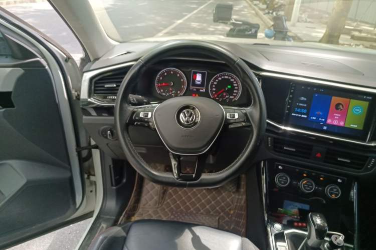 Used Volkswagen Tayron 2019 330TSI Two-Wheel Drive Luxury Model China VI Standard Steering Wheel