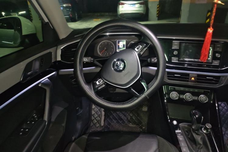 Used Volkswagen Tayron 2019 330TSI Two-Wheel Drive Luxury Model China VI Standard Steering Wheel
