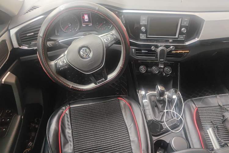 Used Volkswagen Tayron 2019 330TSI Two-Wheel Drive Luxury Model China VI Standard Steering Wheel