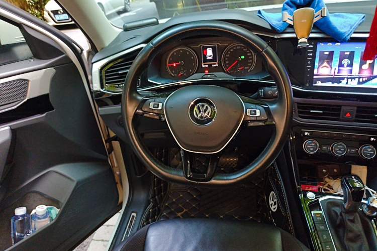 Used Volkswagen Tayron 2019 330TSI Two-Wheel Drive Luxury Model China VI Standard Steering Wheel