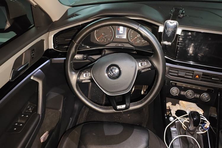 Used Volkswagen Tayron 2019 330TSI Two-Wheel-Drive Luxury Version China V Emission Standard Steering Wheel
