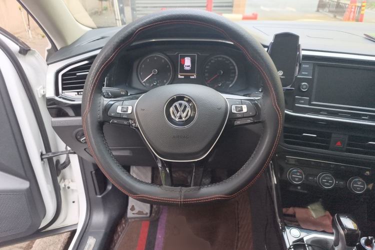 Used Volkswagen Tayron 2019 330TSI Two-Wheel-Drive Luxury Version China V Emission Standard Steering Wheel
