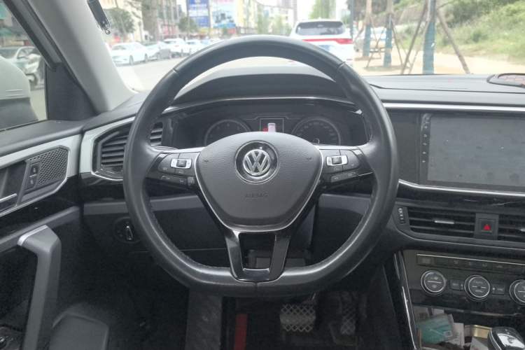 Used Volkswagen Tayron 2019 330TSI Two-Wheel Drive Luxury Model China VI Standard Steering Wheel