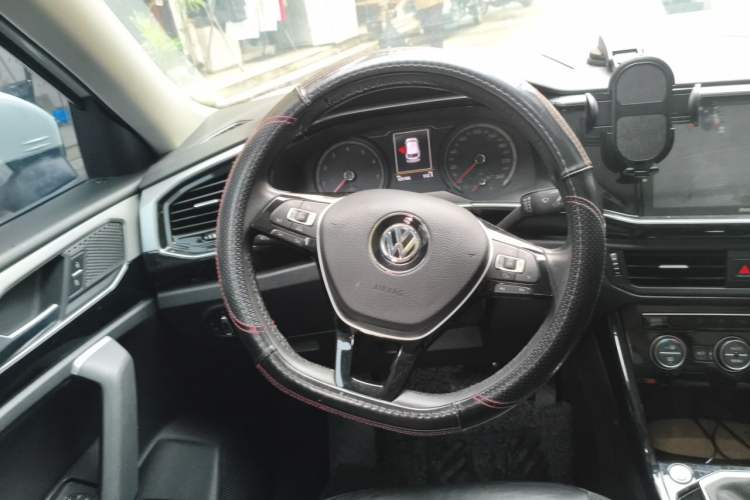 Used Volkswagen Tayron 2019 330TSI Two-Wheel-Drive Luxury Version China V Emission Standard Steering Wheel