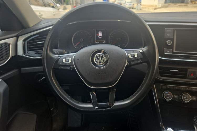 Used Volkswagen Tayron 2019 330TSI Two-Wheel Drive Luxury Model China VI Standard Steering Wheel