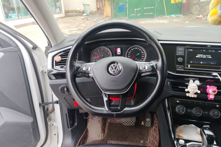 Used Volkswagen Tayron 2019 330TSI Two-Wheel Drive Luxury Model China VI Standard Steering Wheel