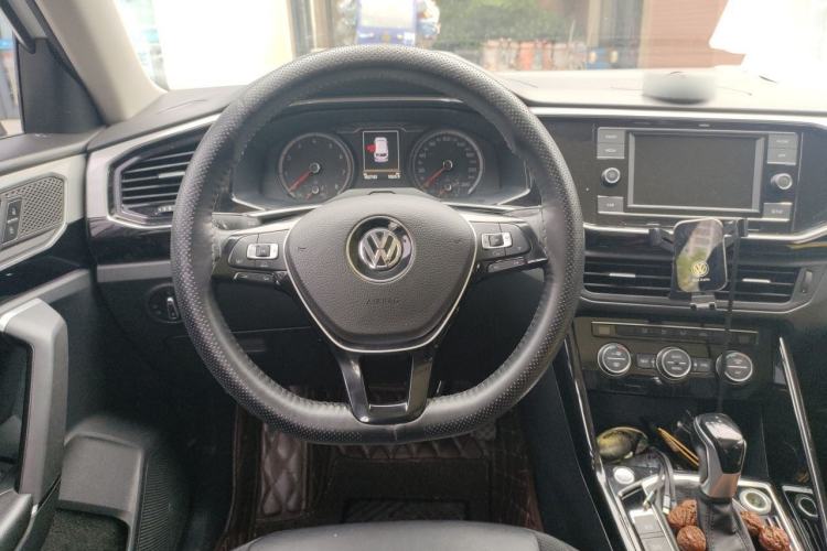 Used Volkswagen Tayron 2019 330TSI Two-Wheel Drive Luxury Model China VI Standard Steering Wheel