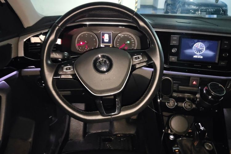 Used Volkswagen Tayron 2019 330TSI Two-Wheel Drive Luxury Model China VI Standard Steering Wheel