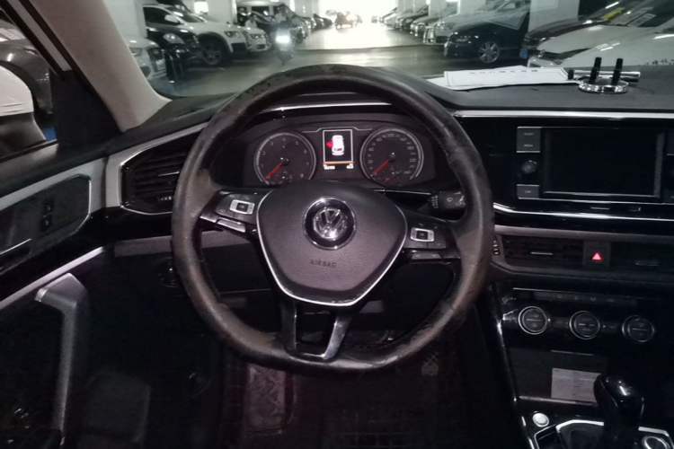 Used Volkswagen Tayron 2019 330TSI Two-Wheel Drive Luxury Model China VI Standard Steering Wheel
