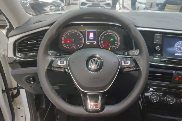 Used Volkswagen Tayron 2019 330TSI Two-Wheel Drive Luxury Model China VI Standard Steering Wheel