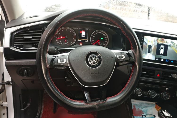 Used Volkswagen Tayron 2019 330TSI Two-Wheel Drive Luxury Model China VI Standard Steering Wheel