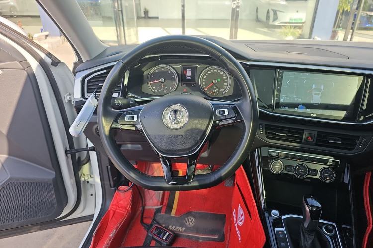Used Volkswagen Tayron 2019 330TSI Two-Wheel Drive Luxury Model China VI Standard Steering Wheel