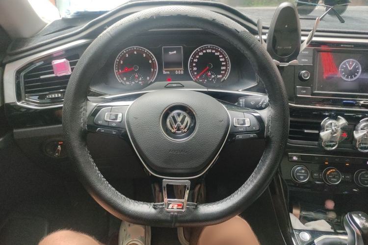 Used Volkswagen Tayron 2019 Teramont Edition 280TSI Two-Wheel Drive Luxury Model China VI Standard Steering Wheel