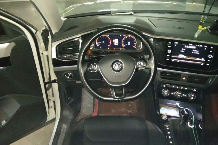 Used Volkswagen Tayron 2019 330TSI Two-Wheel Drive Luxury Model China VI Standard Steering Wheel