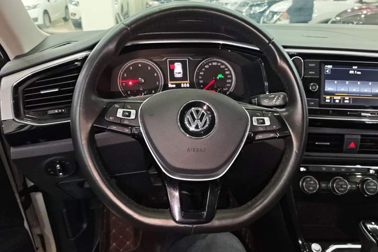 Used Volkswagen Tayron 2019 330TSI Two-Wheel Drive Luxury Model China VI Standard Steering Wheel