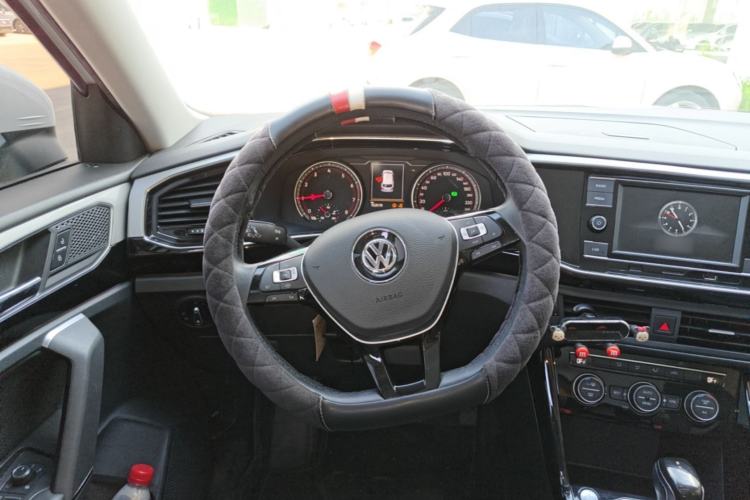 Used Volkswagen Tayron 2019 330TSI Two-Wheel Drive Luxury Model China VI Standard Steering Wheel