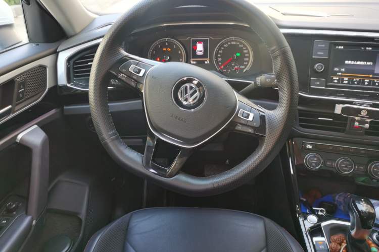 Used Volkswagen Tayron 2019 330TSI Two-Wheel Drive Luxury Model China VI Standard Steering Wheel