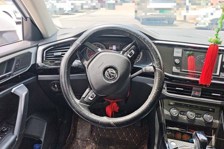 Used Volkswagen Tayron 2019 330TSI Two-Wheel Drive Luxury Model China VI Standard Steering Wheel