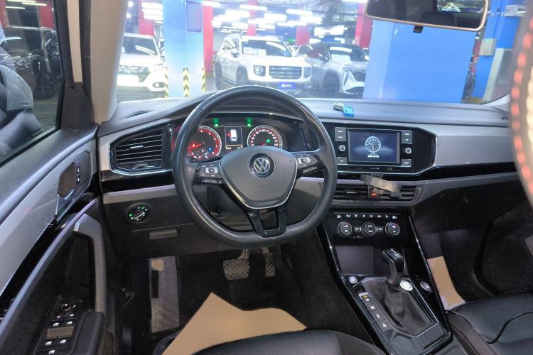 Used Volkswagen Tayron 2019 330TSI Two-Wheel Drive Luxury Model China VI Standard Steering Wheel