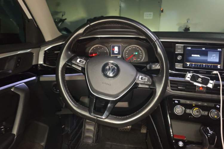 Used Volkswagen Tayron 2019 330TSI Two-Wheel Drive Luxury Model China VI Standard Steering Wheel