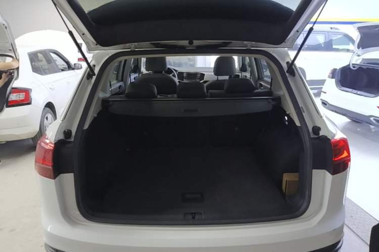 Used Volkswagen Tayron 2019 330TSI Two-Wheel Drive Luxury Model China VI Standard Trunk