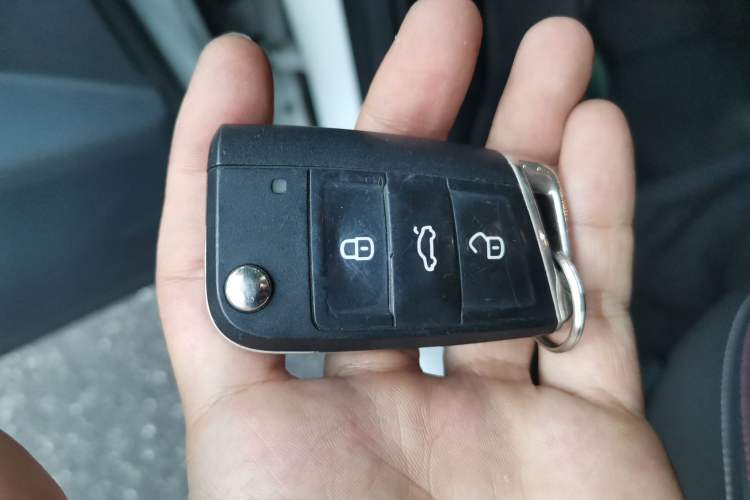 Used Volkswagen Tayron 2019 330TSI Two-Wheel Drive Luxury Model China VI Standard Vehicle Key