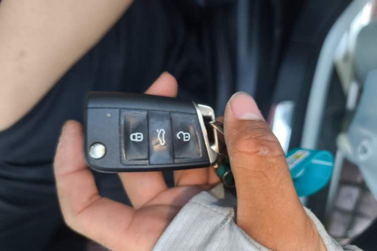 Used Volkswagen Tayron 2019 330TSI Two-Wheel-Drive Luxury Plus China VI Standard Vehicle Key
