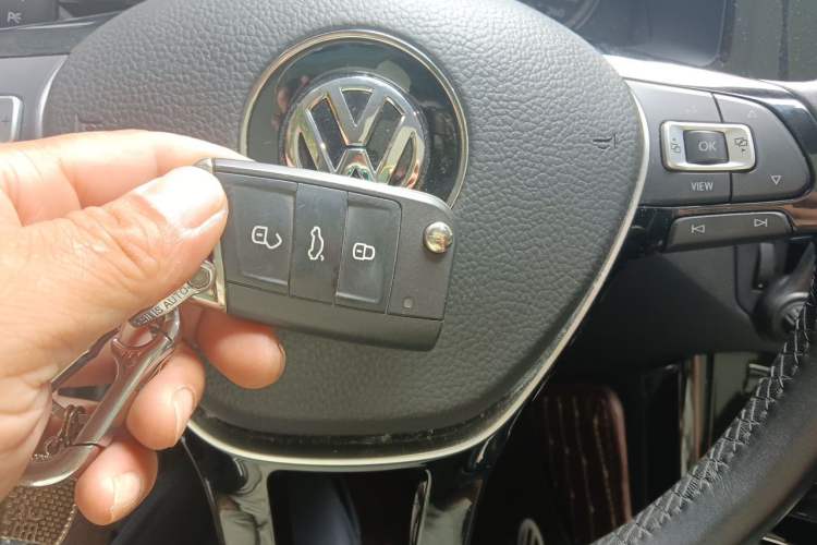 Used Volkswagen Tayron 2019 Teramont Edition 280TSI Two-Wheel Drive Luxury Model China VI Standard Vehicle Key
