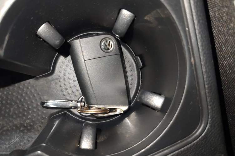 Used Volkswagen Tayron 2019 330TSI Two-Wheel-Drive Luxury Version China V Emission Standard Vehicle Key