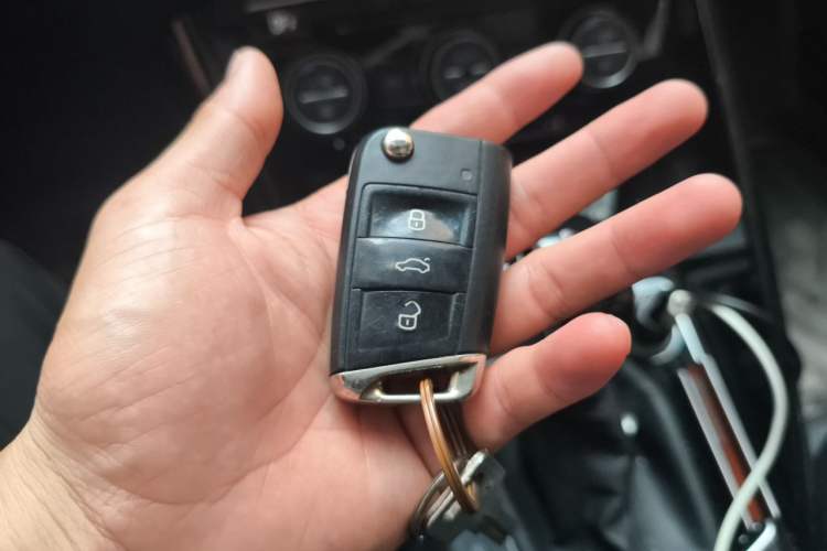 Used Volkswagen Tayron 2019 330TSI Two-Wheel-Drive Luxury Version China V Emission Standard Vehicle Key