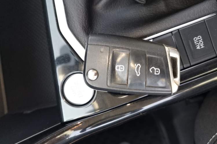 Used Volkswagen Tayron 2019 Teramont Edition 280TSI Two-Wheel Drive Luxury Model China VI Standard Vehicle Key
