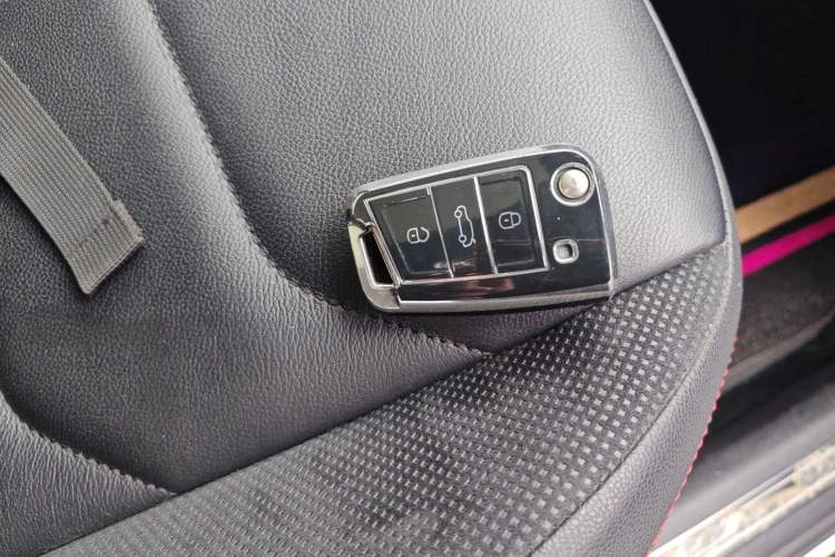 Used Volkswagen Tayron 2019 330TSI Two-Wheel Drive Luxury Model China VI Standard Vehicle Key