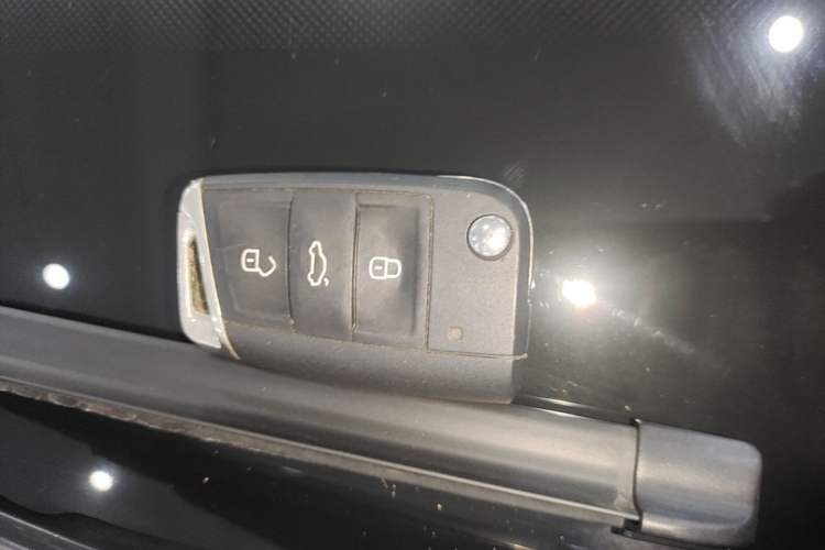 Used Volkswagen Tayron 2019 330TSI Two-Wheel Drive Luxury Model China VI Standard Vehicle Key
