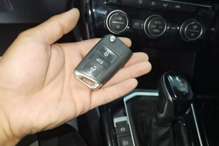 Used Volkswagen Tayron 2019 330TSI Two-Wheel Drive Luxury Model China VI Standard Vehicle Key