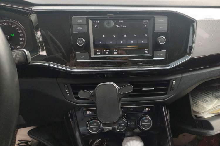 Used Volkswagen Tayron 2019 330TSI Two-Wheel-Drive Luxury Version China V Emission Standard Audio And AC Panel