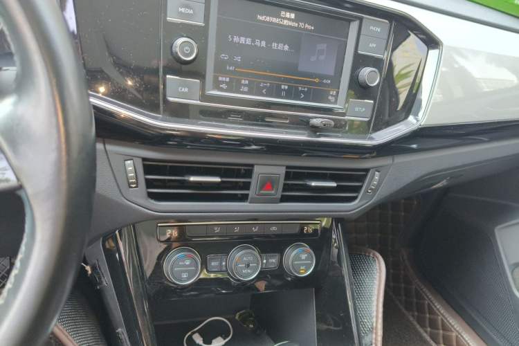Used Volkswagen Tayron 2019 330TSI Four-Wheel Drive Luxury Version China V Standard Audio And AC Panel