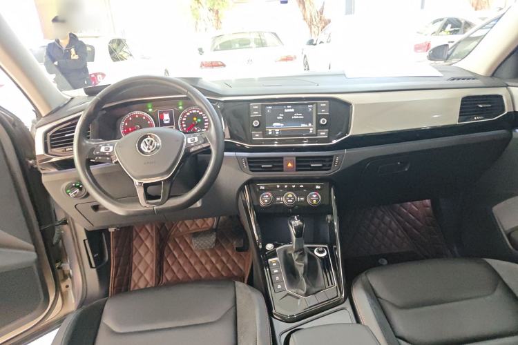 Used Volkswagen Tayron 2019 330TSI Two-Wheel Drive Luxury Model China VI Standard Center Console