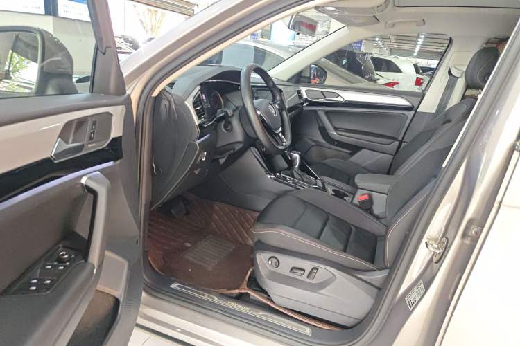Used Volkswagen Tayron 2019 330TSI Two-Wheel Drive Luxury Model China VI Standard Driver Seat