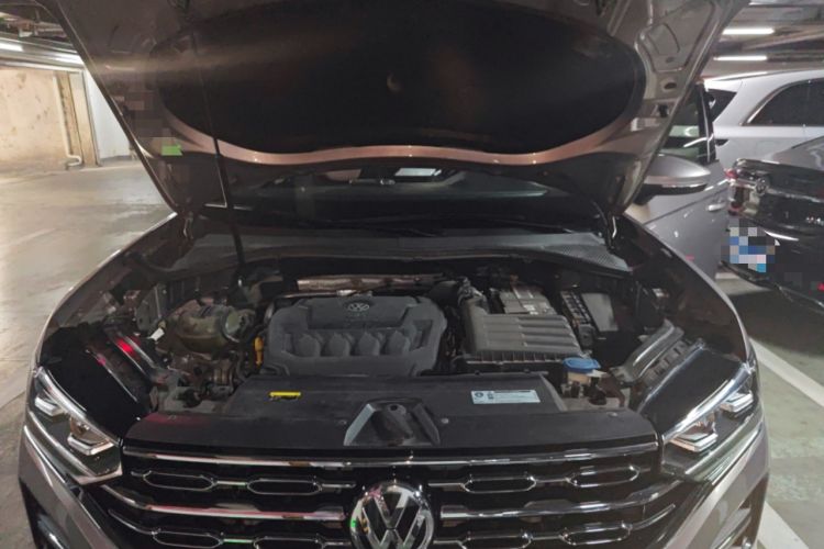 Used Volkswagen Tayron 2019 330TSI Two-Wheel Drive Luxury Model China VI Standard Engine Bay