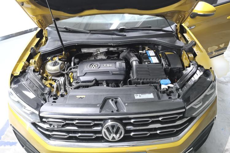 Used Volkswagen Tayron 2019 380TSI All-Wheel Drive R-Line China V-standard Engine Bay