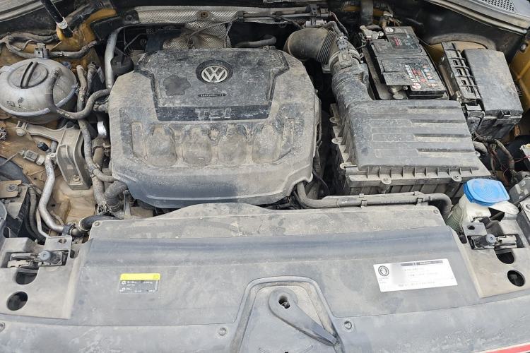 Used Volkswagen Tayron 2019 330TSI All-Wheel-Drive Luxury Plus Model China V Emission Standard Engine Bay