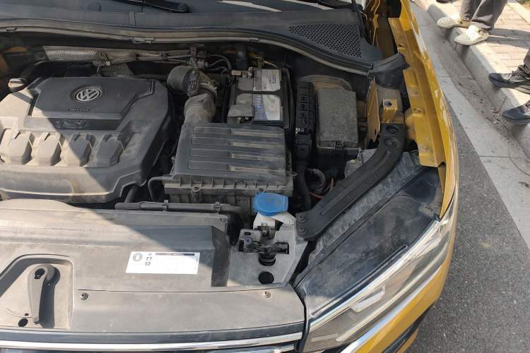 Used Volkswagen Tayron 2019 330TSI Two-Wheel-Drive Luxury Version China V Emission Standard Engine Bay Left