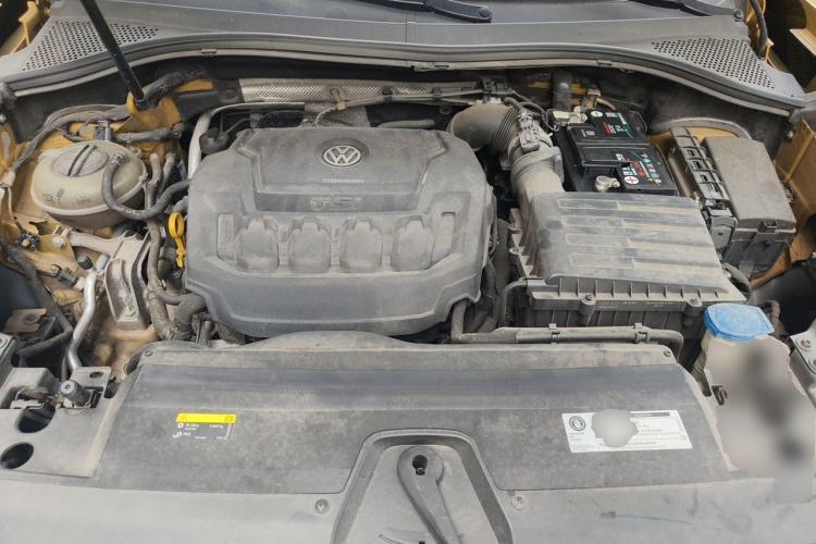 Used Volkswagen Tayron 2019 330TSI Two-Wheel-Drive Luxury Version China V Emission Standard Engine Bay
