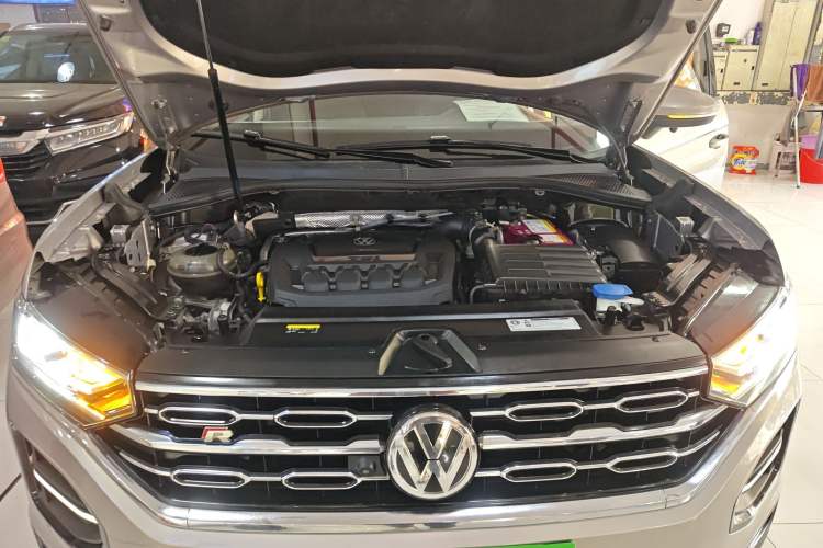 Used Volkswagen Tayron 2019 330TSI Two-Wheel Drive Luxury Model China VI Standard Engine Bay