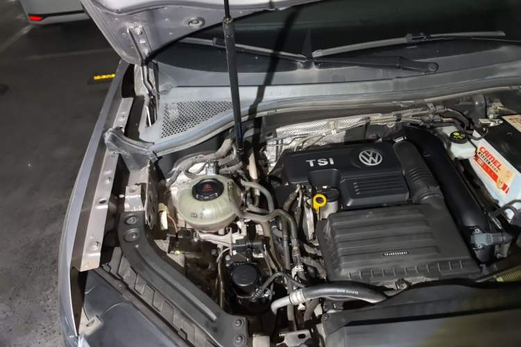 Used Volkswagen Tayron 2019 Teramont Edition 280TSI Two-Wheel Drive Luxury Model China VI Standard Engine Bay Right