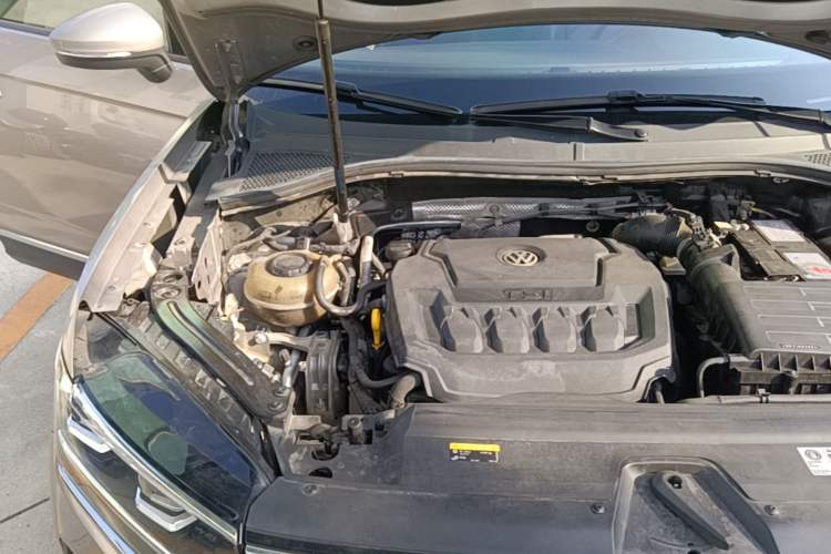 Used Volkswagen Tayron 2019 330TSI Two-Wheel Drive Luxury Model China VI Standard Engine Bay Right